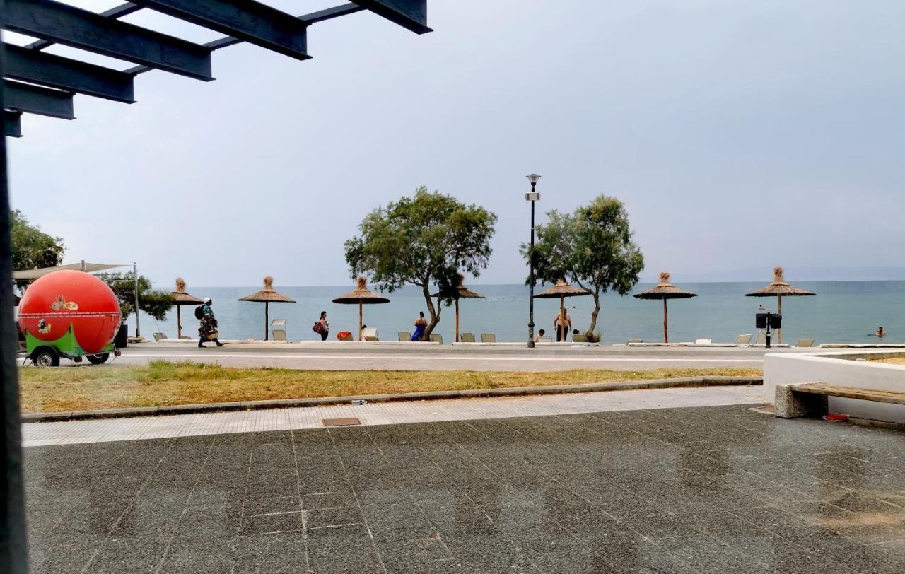 3 Room Apartment By The Beach - Free Parking Peraía エクステリア 写真
